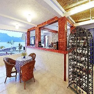 Fi Light Solto Boutique 4*